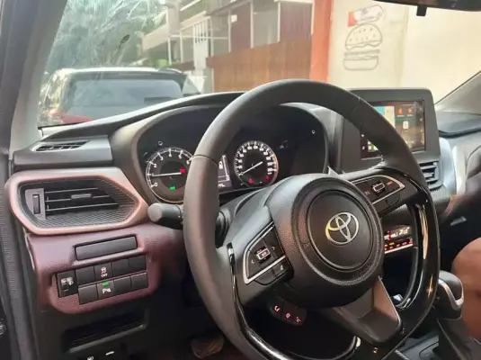 Toyota Starlet Cross for rent in Cabo Verde